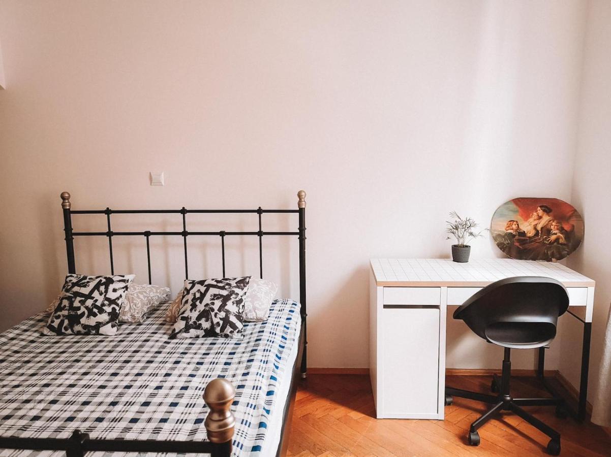 Batorego Apartment Krakow Bagian luar foto
