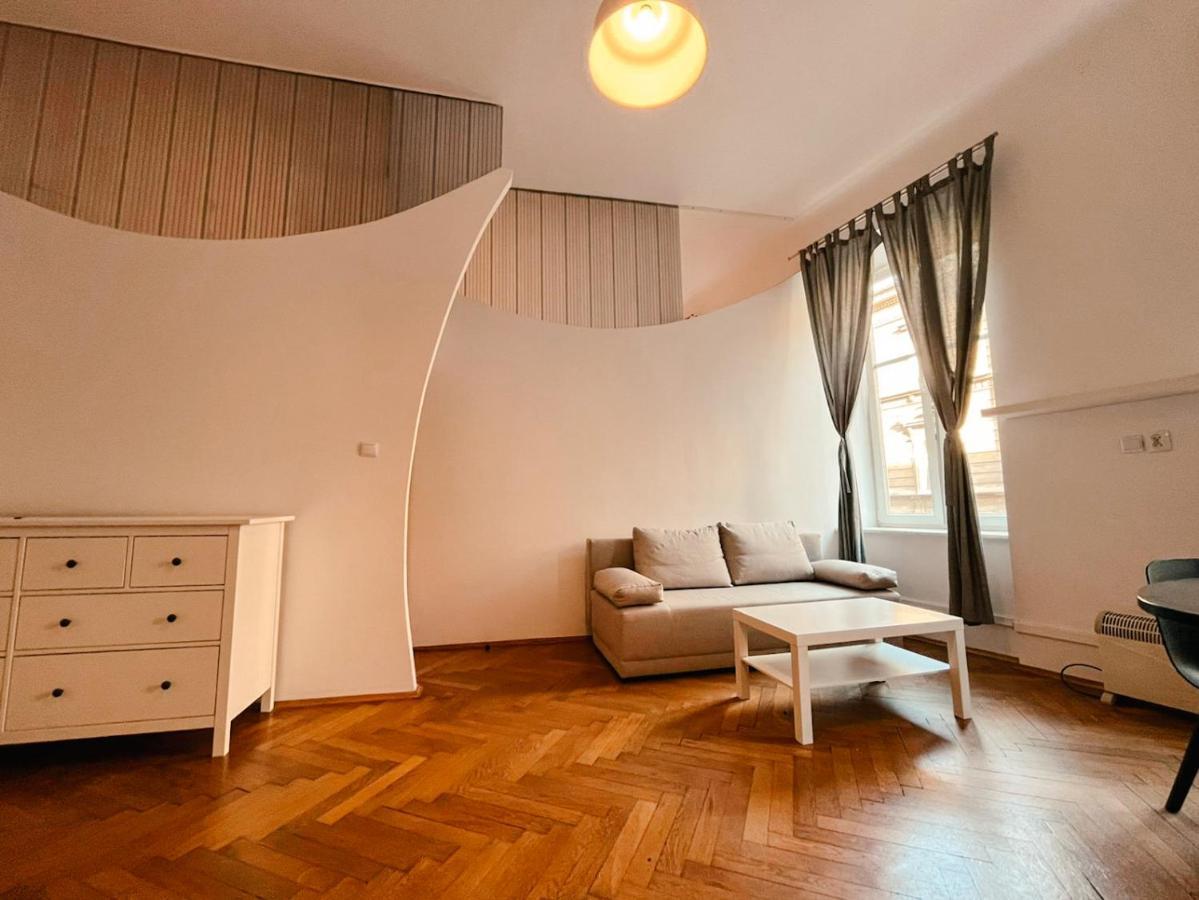 Batorego Apartment Krakow Bagian luar foto